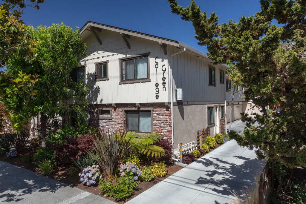 College Green Apartments photo 4